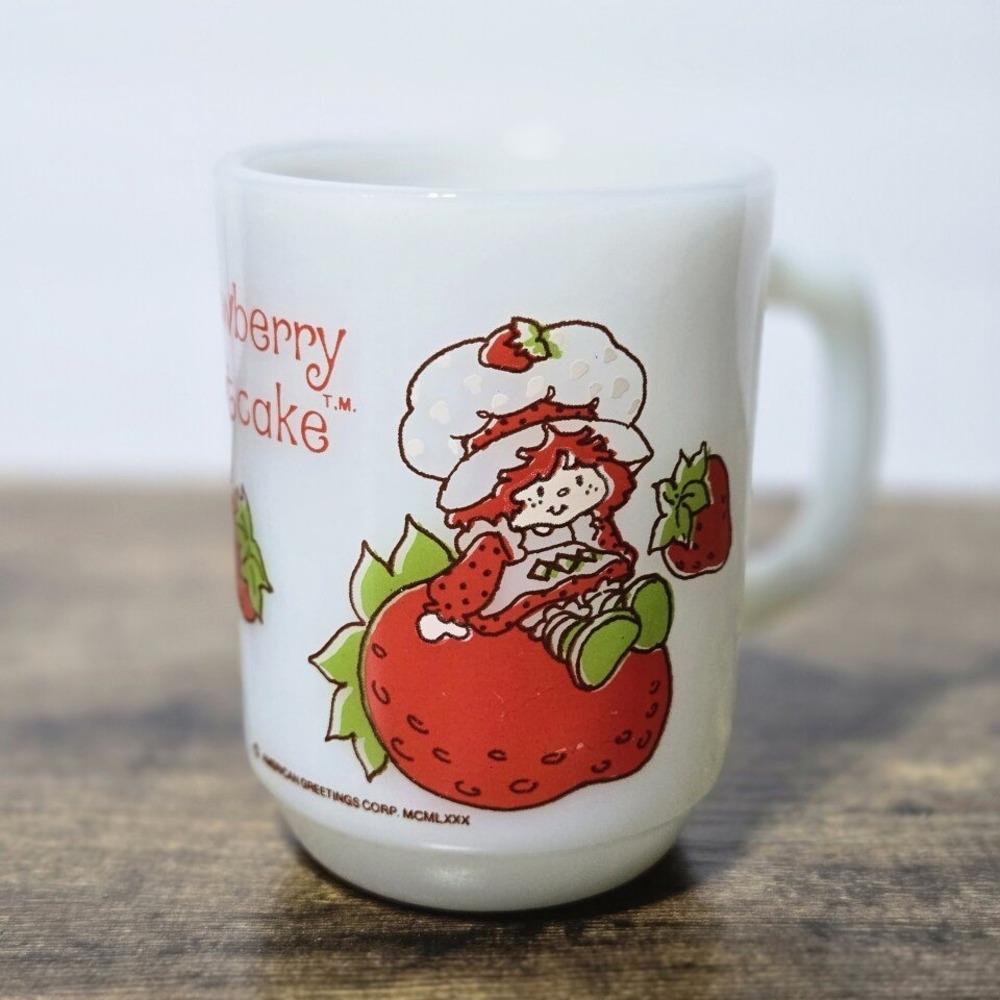 Vintage Strawberry Shortcake Mug American Greetings Corp MCMLXXX Milk Glass